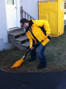 Shoveling with Good Biomechanics